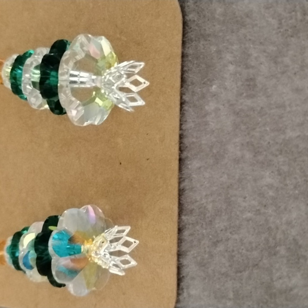 Hand Crafted Green And Clear Crystal Tree Earrings♥️HP - Picture 4 of 6